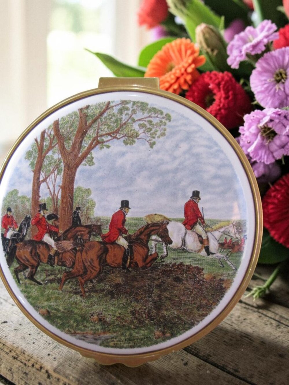 Kingsley Enamel Trinket Box, RIDING TO HOUNDS, Hunt Scene